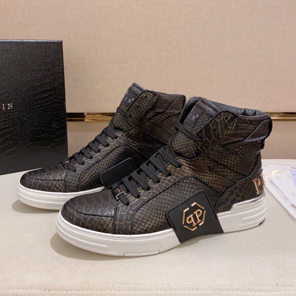 New-PP High Top Leather shoes